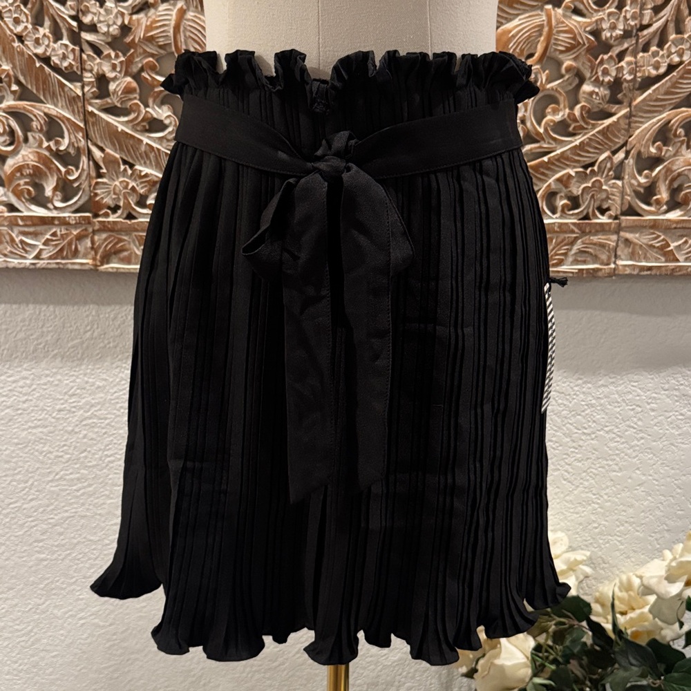 Haute Monde Black Crimped Flowy Mini Skirt w/ Tie Belt - Picture 2 of 16